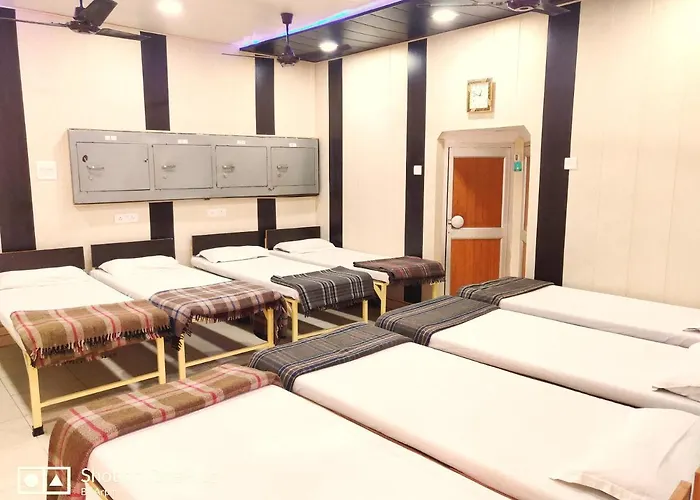 Roop Guest House